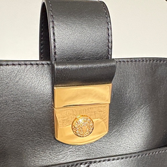 Veronica Beard Black Leather Bucket Shoulder Bag with Gold Hardware - Picture 2 of 7